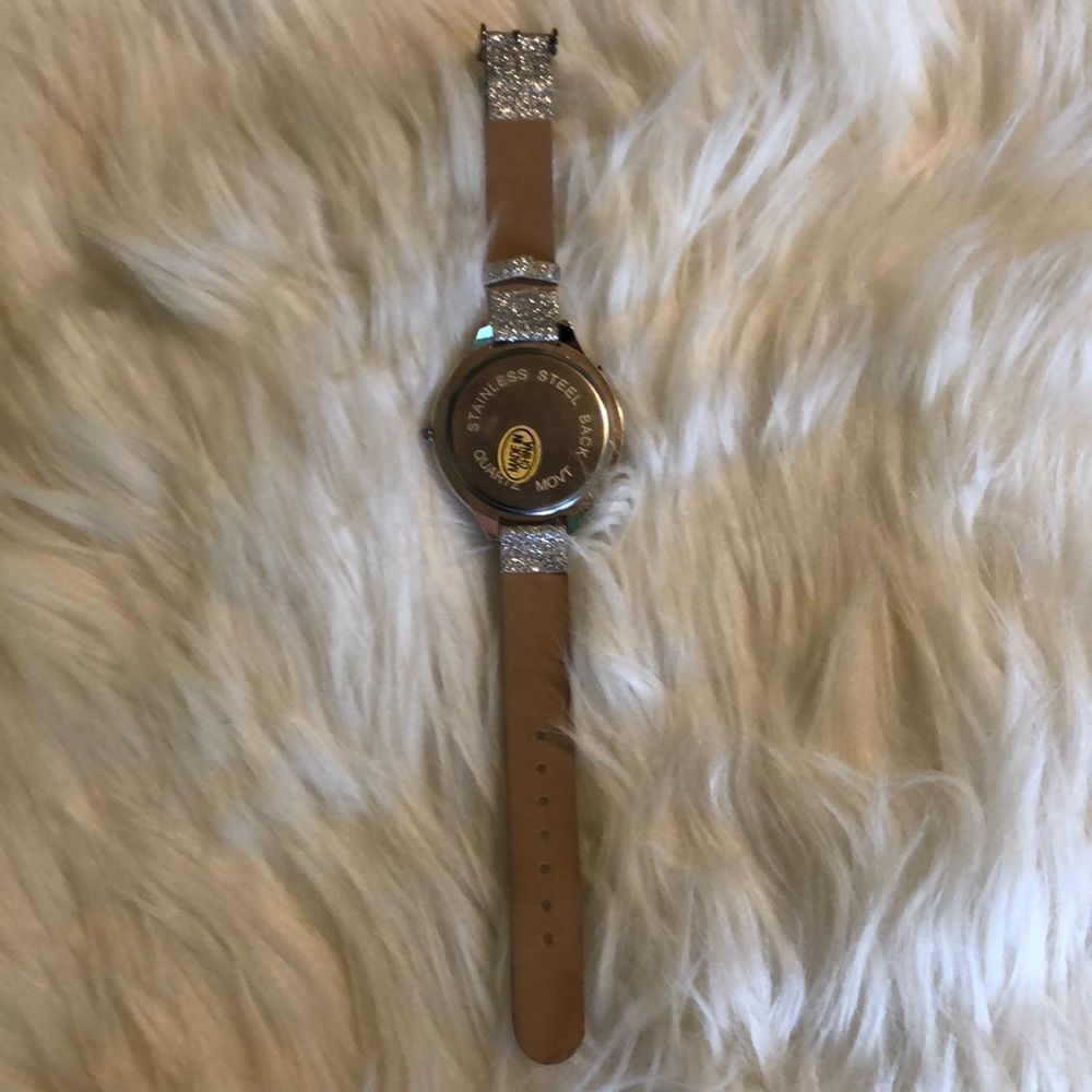 5 Geneva Ladies Watches Need Batteries - Picture 5 of 16